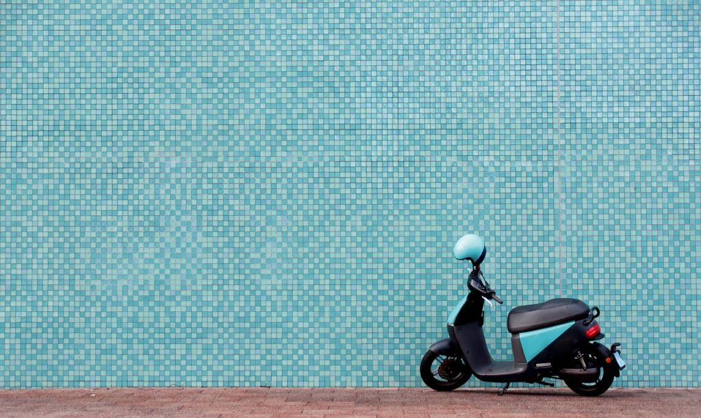 wall, moped, scooter-6958508.jpg